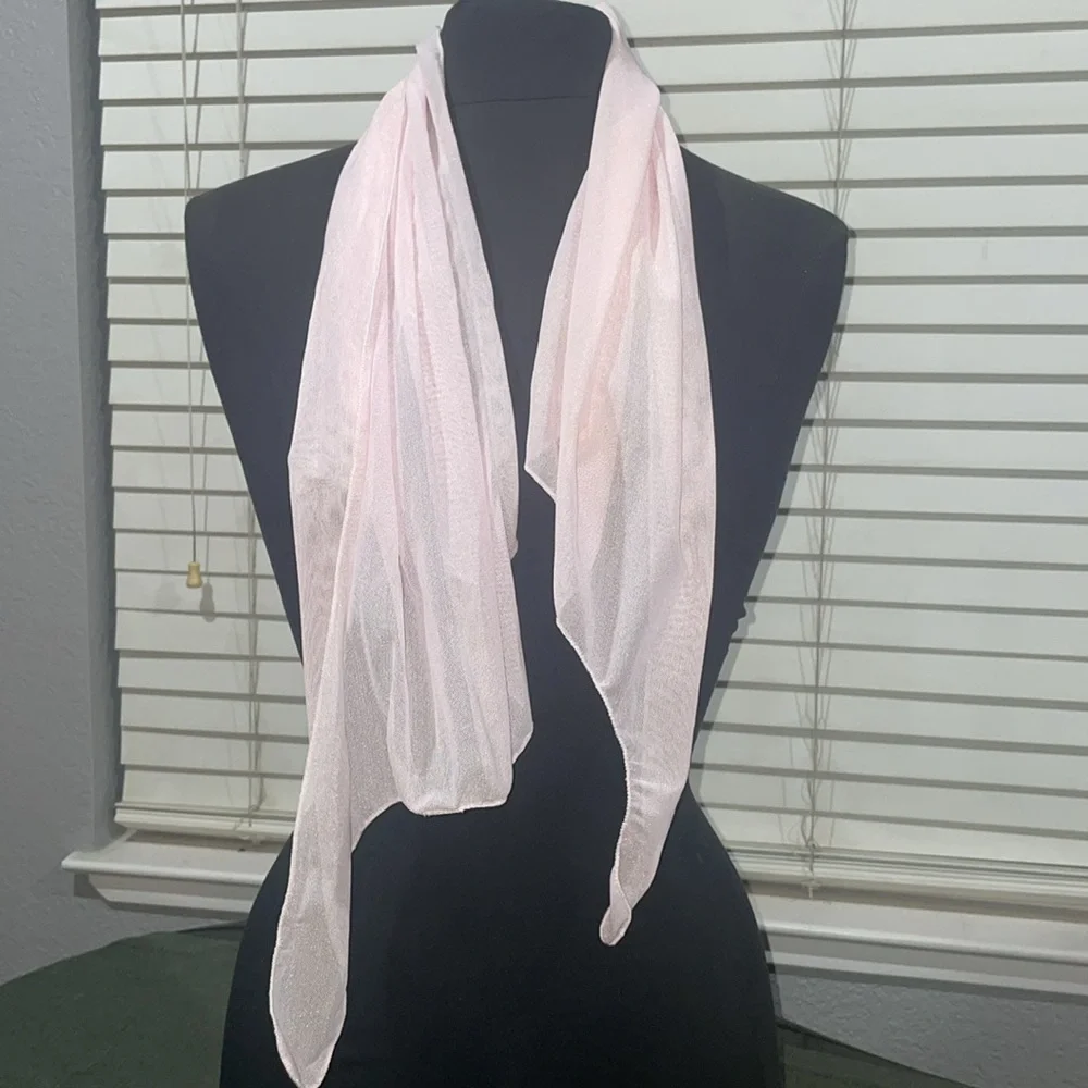 Assorted scarves - Picture 2 of 5